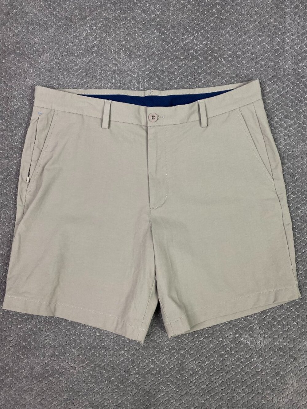 Vineyard Vines On The Go Shorts Mens 35 Beige Performance Golf 7"